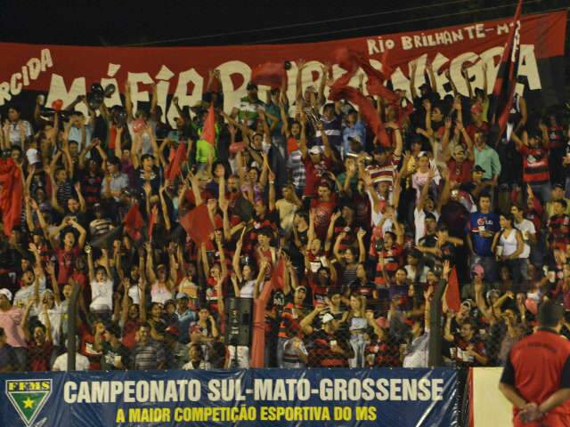  Ninho da &Aacute;guia est&aacute; quase lotado para final do Estadual; equipes no aquecimento