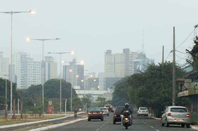 Inmet prev&ecirc; tempo abafado e c&eacute;u nublado nesta segunda-feira