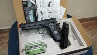 Arma foi comprada em Pedro Juan Caballero (Foto: DOF)