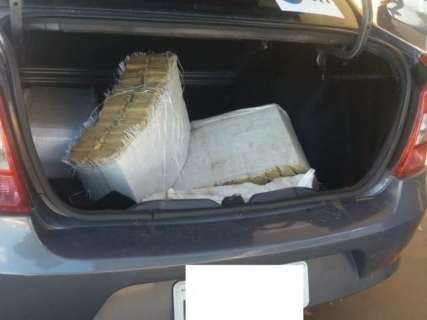 Com carro roubado, jovem que receberia R$ 10 mil por tráfico de drogas é preso
