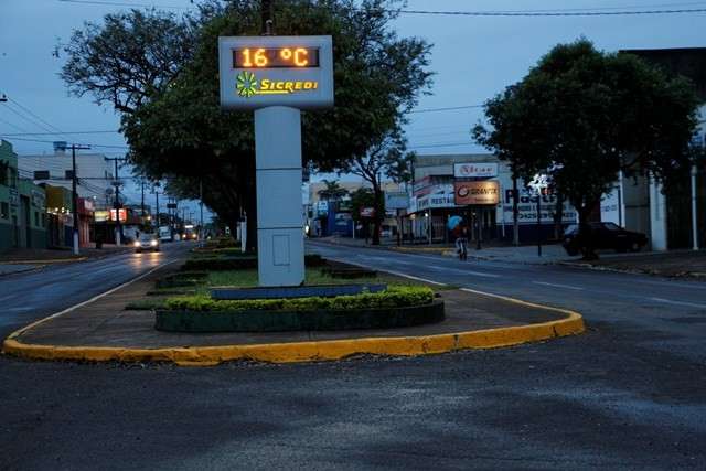 Ap&oacute;s 22 dias de estiagem, madrugada tem 8,4 mil&iacute;metros de chuva