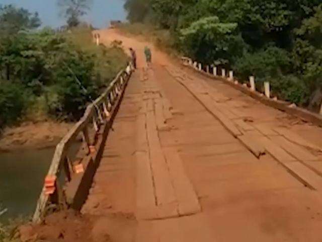 Ponte danificada prejudica tr&acirc;nsito de cargas na &aacute;rea rural, reclama pecuarista