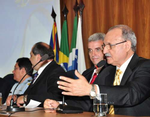 Em Bras&iacute;lia, secret&aacute;rio de seguran&ccedil;a de MS pede mais equipamentos para PM