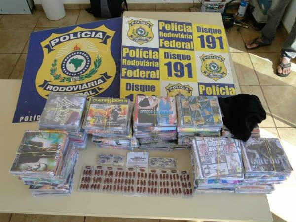 Casal &eacute; preso na estrada com 120 comprimidos de sibutramina e pirataria