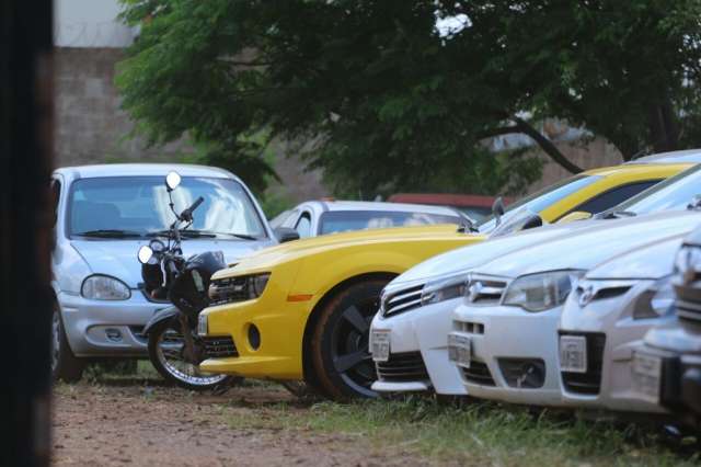 A&ccedil;&atilde;o envolve 17 delegacias, prende 19 e apreende Camaro amarelo e 2 BMW