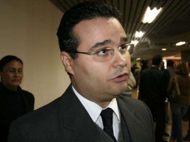 Deputado ressalta import&acirc;ncia da greve dos policiais federais