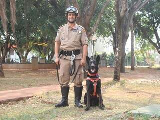 Duke é de Coxim e será um dos cães sul-mat-grossenses a ajudar nas buscas. (Foto: Marina Pacheco)