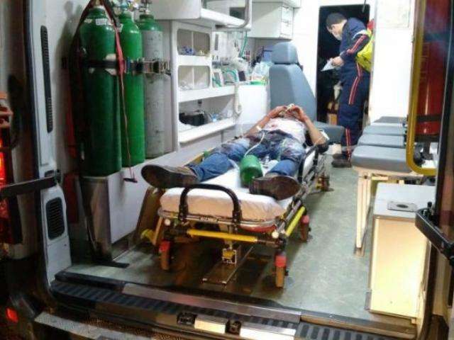 Morador foge depois de esfaquear vizinho durante briga em condom&iacute;nio 