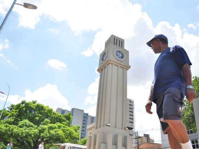  R&eacute;plica do Rel&oacute;gio da 14 volta a funcionar ap&oacute;s conserto de maquin&aacute;rio