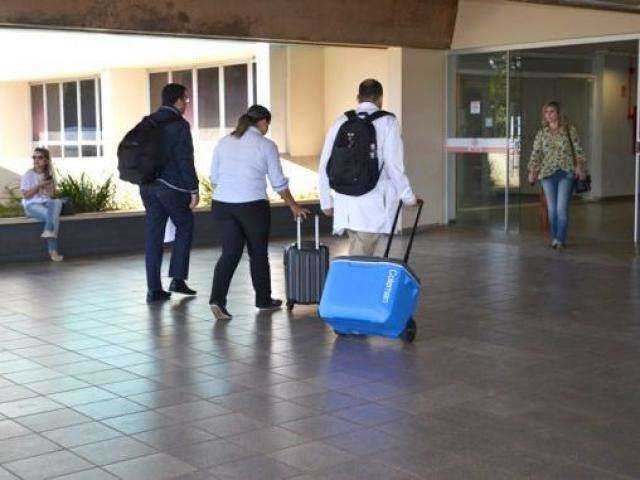 M&eacute;dicos e militares transportam &oacute;rg&atilde;os para transplantes no DF e Cear&aacute;