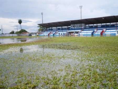 Gramado alagado faz com que semifinal seja adiada em Aquidauana