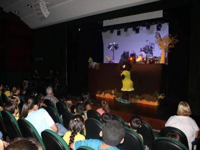 Teatro Dom Bosco recebe apresenta&ccedil;&otilde;es do espet&aacute;culo Aventuras no Mundo Encanado
