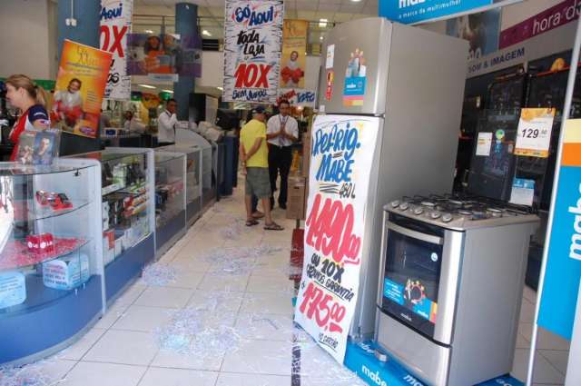 Governo prorroga IPI menor para carros, linha branca e m&oacute;veis at&eacute; junho