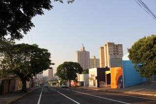 Sol já brilha forte desde as primeiras horas da manhã desta terça (Foto: Marcos Ermínio)