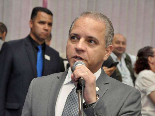 Deputado diz que celular foi hackeado e deve acionar a Pol&iacute;cia Federal