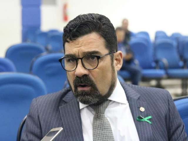 Enquanto Assembleia tenta mudar nome de lei, C&acirc;mara aplaude Harfouche