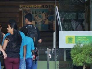 Por for&ccedil;a de liminar, 16 mil servidores voltam a fazer jornada de 6h amanh&atilde;
