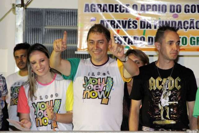 Prefeito da Capital ainda usa o 11 da campanha e o bord&atilde;o &quot;E o Bernal?&quot;