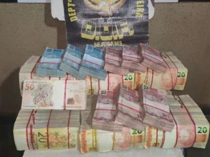 Acusado sete vezes por estelionato é detido com R$ 247 mil em Hilux 