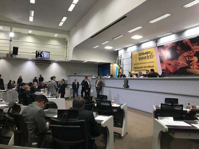 Reuni&atilde;o com secret&aacute;rio garante aprova&ccedil;&atilde;o do projeto &quot;Alvar&aacute; Imediato&quot;