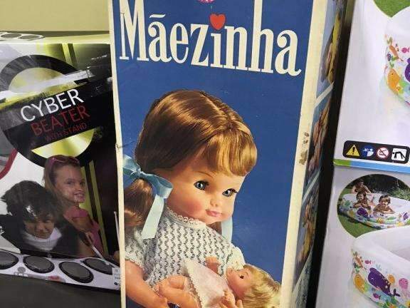 &Uacute;ltimo bazar AACC tem de passarinho de lou&ccedil;a a R$ 15 a boneca de R$ 350