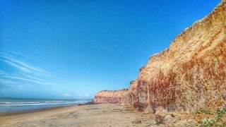Praia de Costa Dourada, no primeiro dia delas na Bahia (Foto: Eveline Cássia)