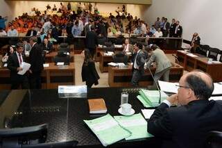Deputados começaram a avaliar a peça orçamentária, na Assembleia (Foto: Assessoria/ALMS)