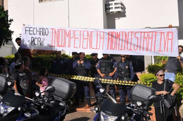 Em meio a bagun&ccedil;a, &ldquo;artistas&rdquo; n&atilde;o aceitam 1 milh&atilde;o e endurecem protesto