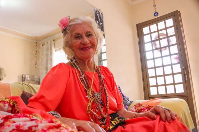 Com lema curioso, Gigi diz que chegou aos 80 anos &quot;muito bem vividos&quot; com sexo