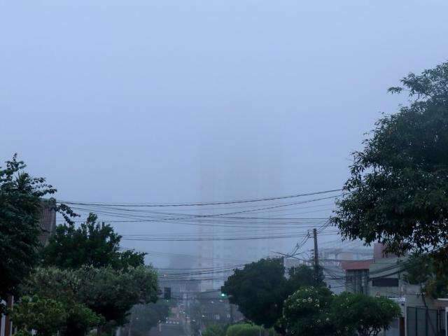 Dia amanhece com neblina, mas calor deve predominar nesta quinta