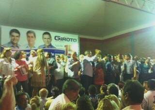 Vários líderes estão na Nipo Brasileira acompanhando ao ato em apoio à Edson Giroto (Foto: Nicholas Vasconcelos)