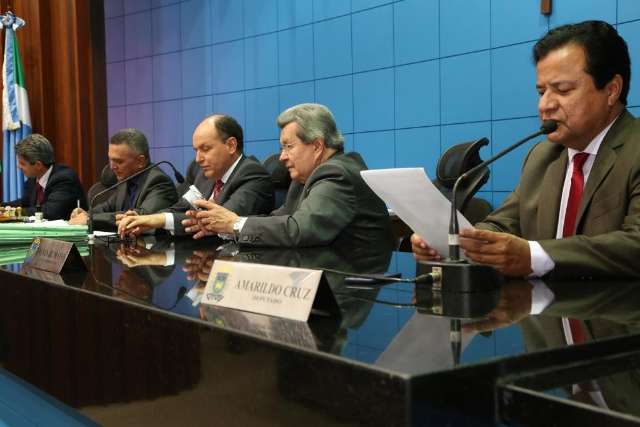 Deputados aprovam proibi&ccedil;&atilde;o de uso de celulares em UTIs neonatais