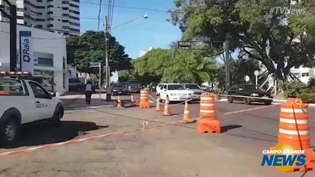 Recapeamento interdita trecho da rua Padre Jo&atilde;o Crippa, no Centro