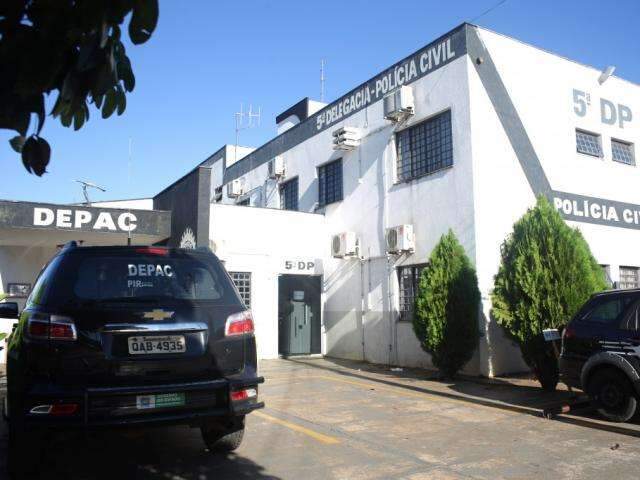 Funcion&aacute;rio filma cliente no banheiro de shopping e caso vai parar na delegacia