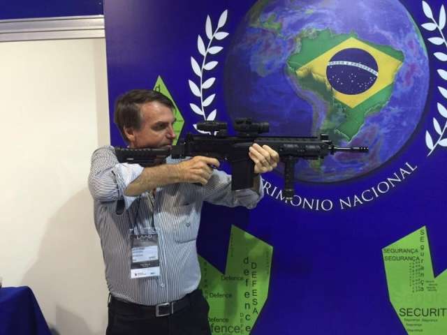 Bolsonaro reage a criticas e garante vir a MS para receber medalha da PM