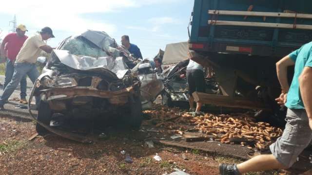 Pol&iacute;cia corrige informa&ccedil;&atilde;o e confirma quatro mortes e 24 feridos em colis&atilde;o