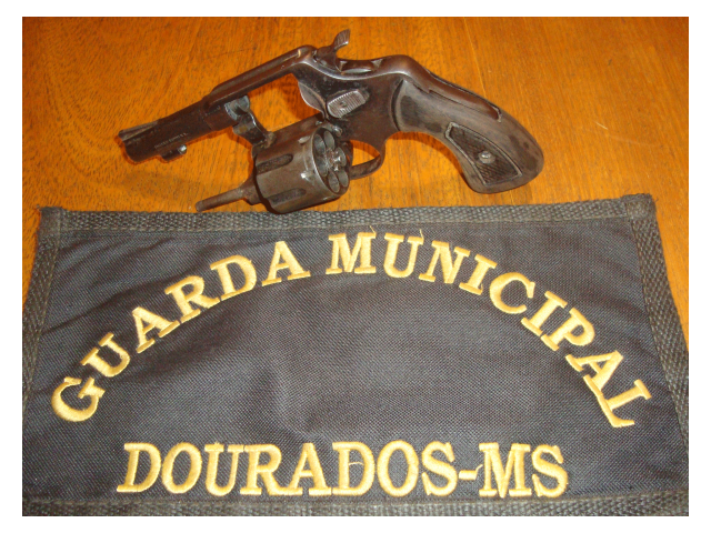  Aluno de 14 anos &eacute; flagrado com arma em escola de Dourados