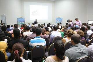 Vendedores participaram de seminário neste domingo em hotel da Capital (Foto: Marcos Ermínio)
