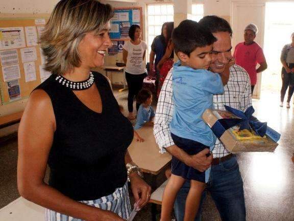 Alunos das escolas e Ceinf&#039;s receber&atilde;o cinco novos artigos no kit de uniforme 