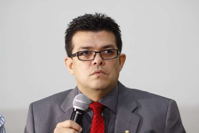 Gilmar Olarte aponta centraliza&ccedil;&atilde;o como &quot;pior erro&quot; de antecessor