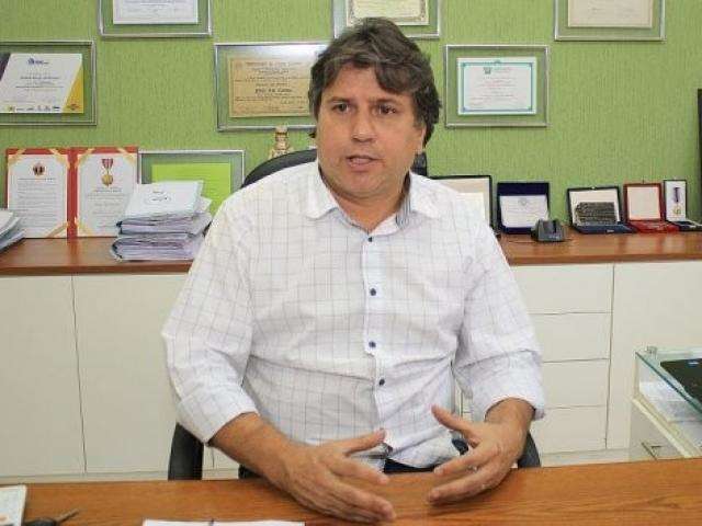 Prefeitura reduz expediente para cortar gastos e quitar 13&ordm; de servidores