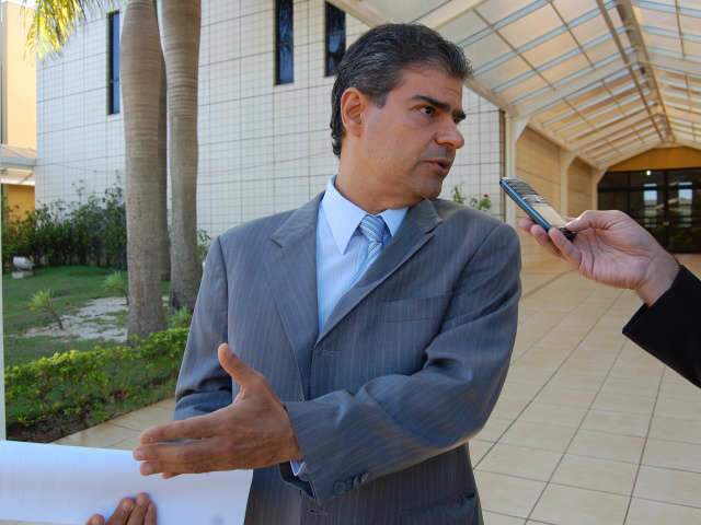  Prefeito diz que &ldquo;chacoalhada&rdquo; em secret&aacute;rios j&aacute; surtiu efeito
