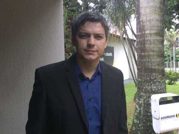 Prefeito quer ajuda do governo para reativar frigor&iacute;fico em Coxim