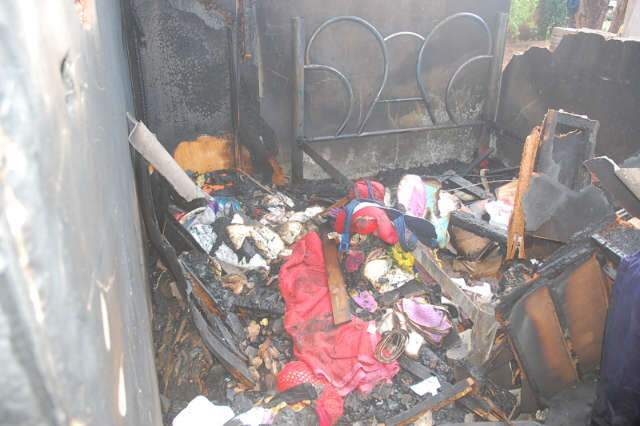  Casa &eacute; incendiada e suspeita &eacute; de crime passional 