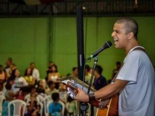 Járiston Lima agora só toca gospel.
