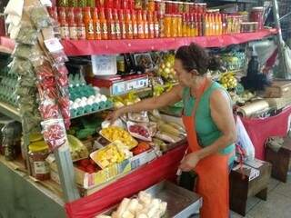 Maria da Silva conta que mercadoria não fica parada apesar do preço alto (Foto Marcus Moura)