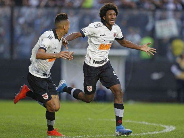 Com gols de Tallez e Fellipe Bastos, Vasco faz 2 a 0 no S&atilde;o Paulo 