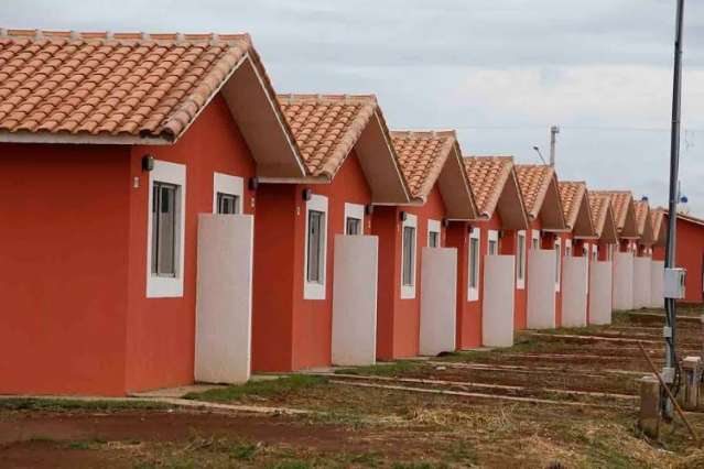 Mais 668 fam&iacute;lias devem receber casa no Residencial Celina Jallad