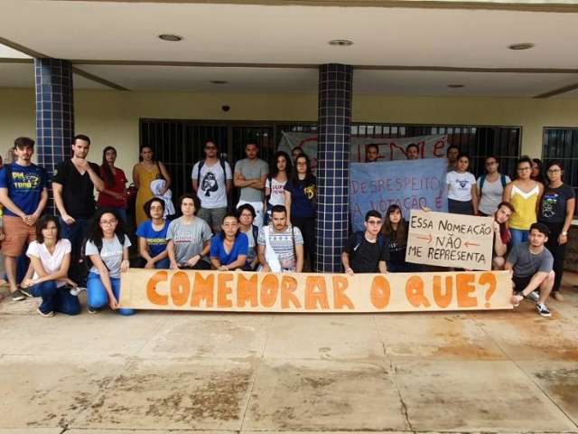 Protesto contesta escolha de m&eacute;dico &ldquo;sem voto&rdquo; para comandar Medicina