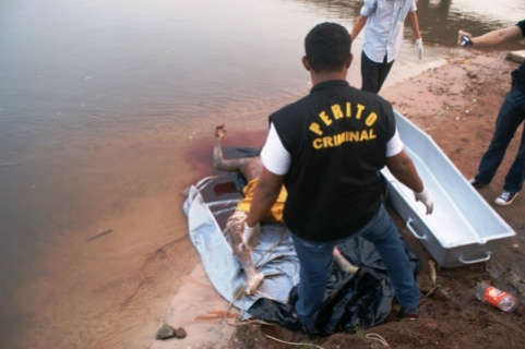 Bombeiros encontram corpo de ind&iacute;gena que tentou atravessar rio a nado  